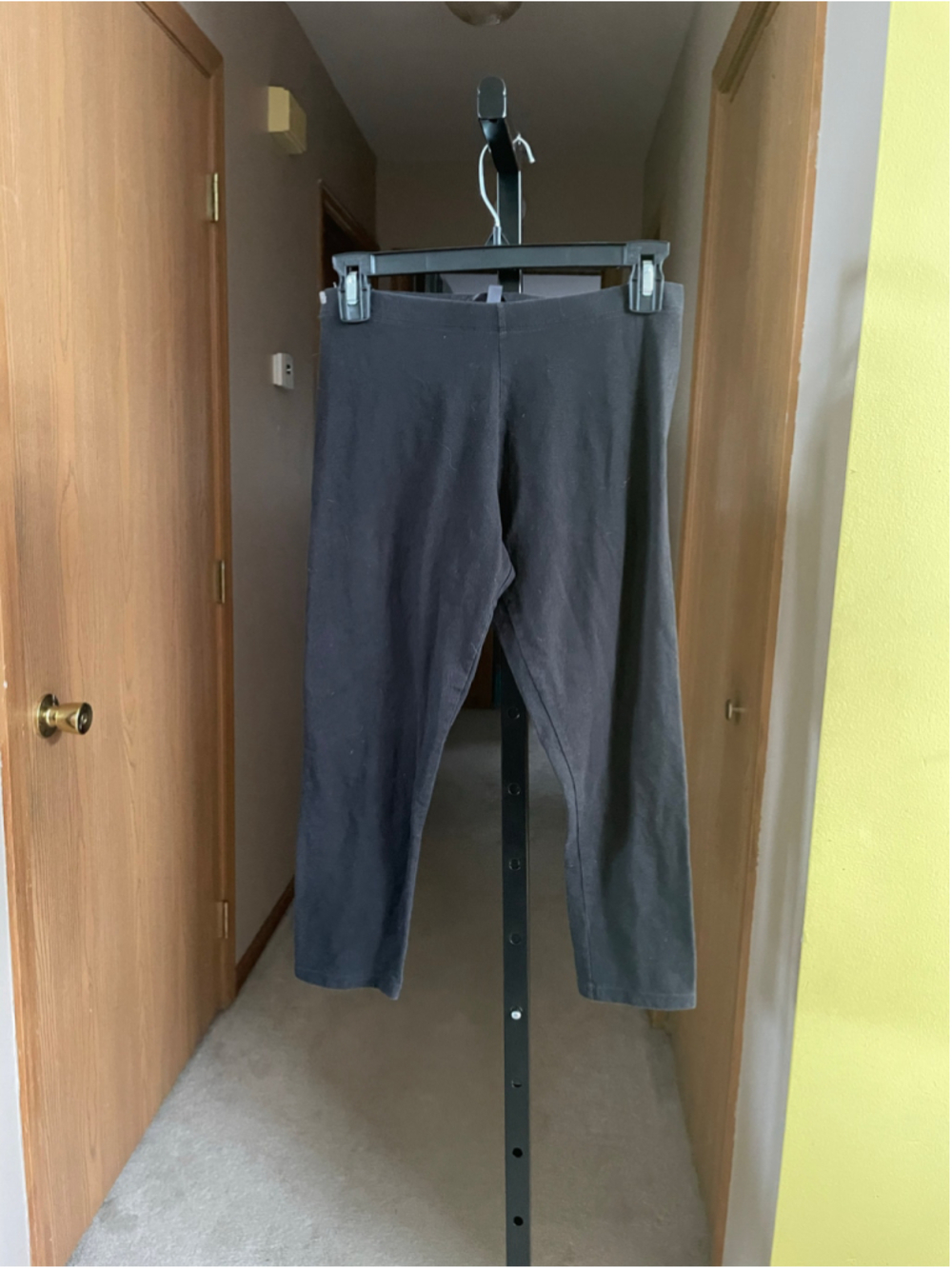 Women's Victoria's Secret Black Crop Leggings Size S